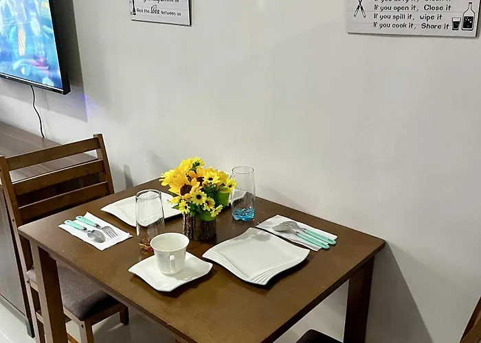 Gasthuis The Merry Meg Residences Mandaue-stad